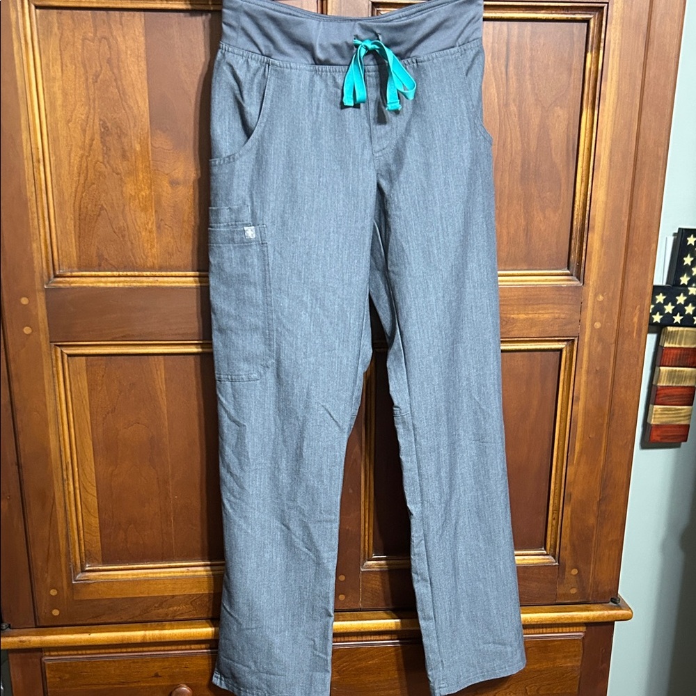 Figs Kade Cargo womans scrub pants.  Size XXS.
